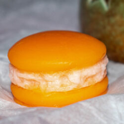 Macarons oranges